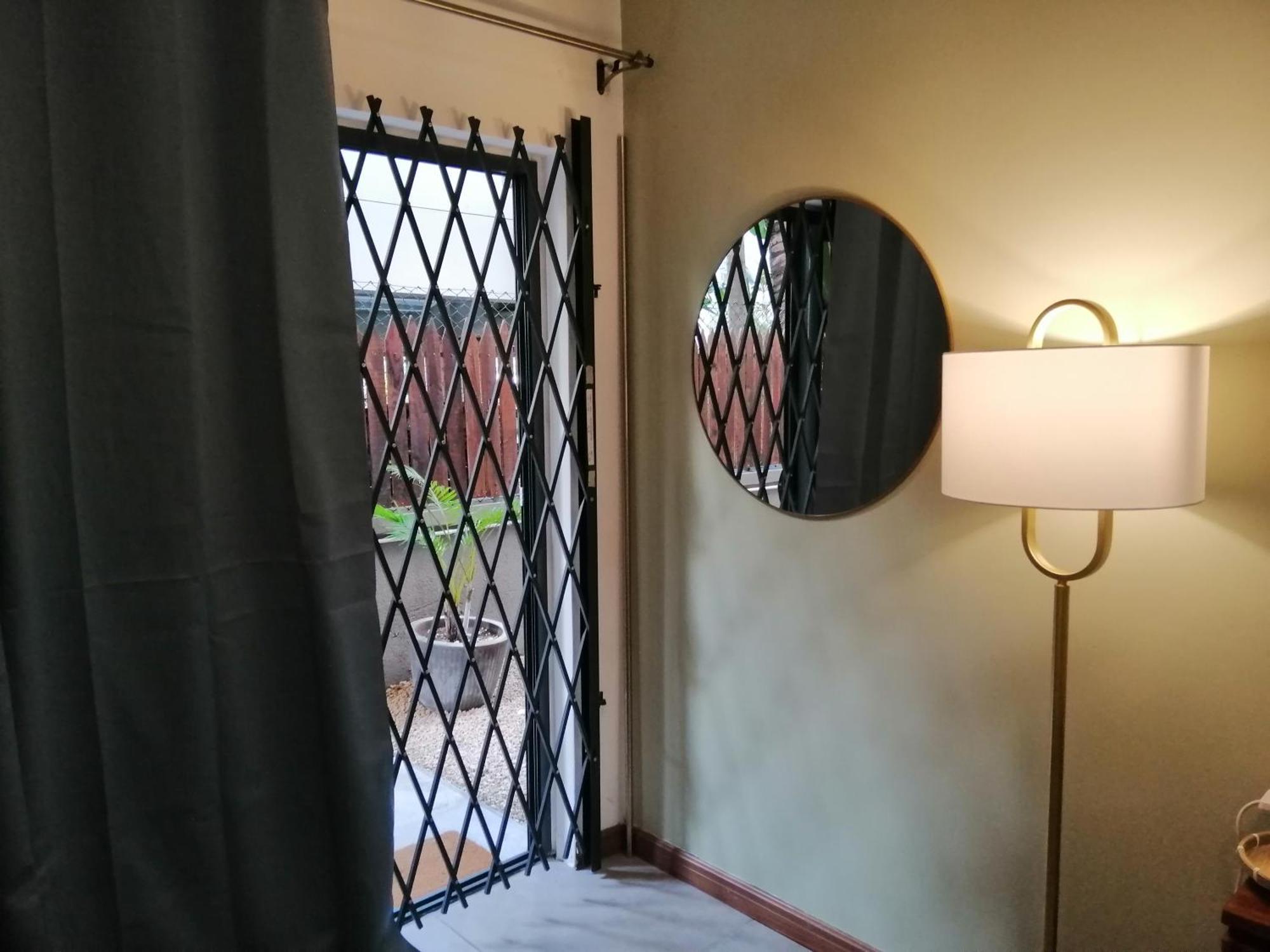 Newly Renovated Studio Apartment With Rooftop Pool, Few Steps To The Beach Flic-en-Flacq Exteriér fotografie